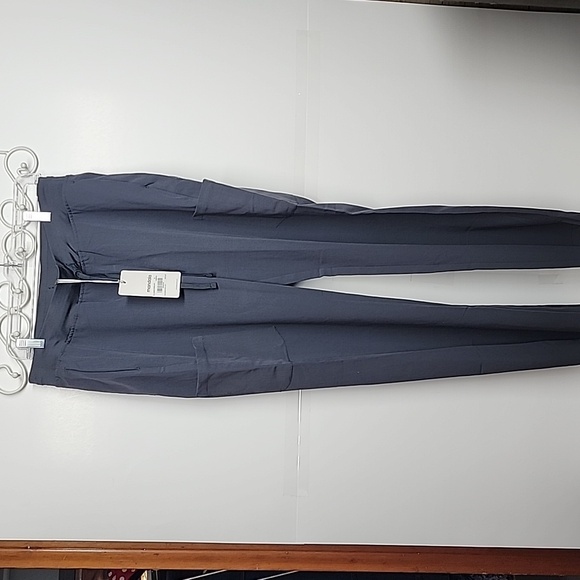 Mandala Other - Mandala NWT scrubs cargo reg. Pewter.  Sz M 6 pockets scrubs/joggers. Unisex